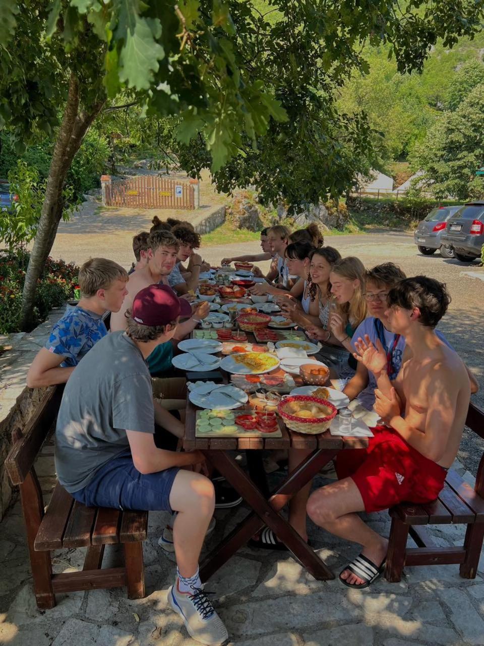 Camp Oaza,Lipa Hotel Cetinje Bagian luar foto