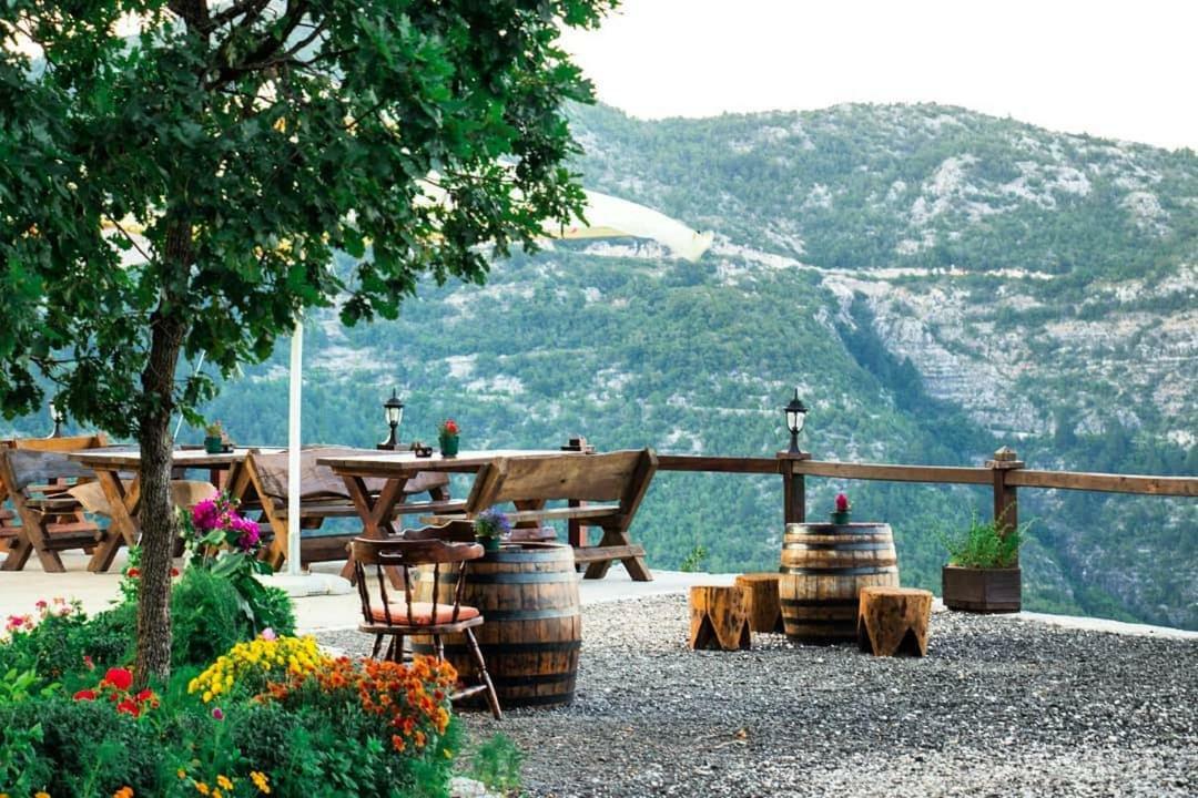 Camp Oaza,Lipa Hotel Cetinje Bagian luar foto